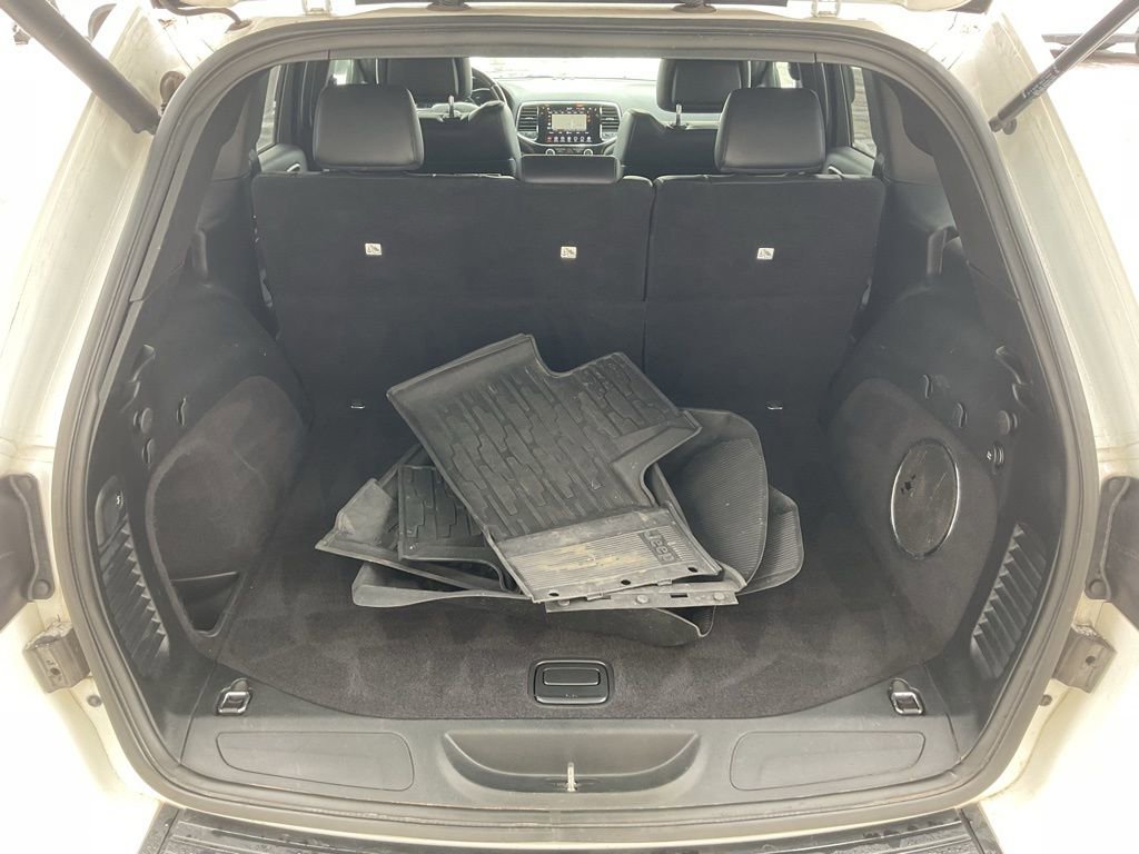 Used 2020 Jeep Grand Cherokee Laredo w/ Quick Order Package 2BN North image 21