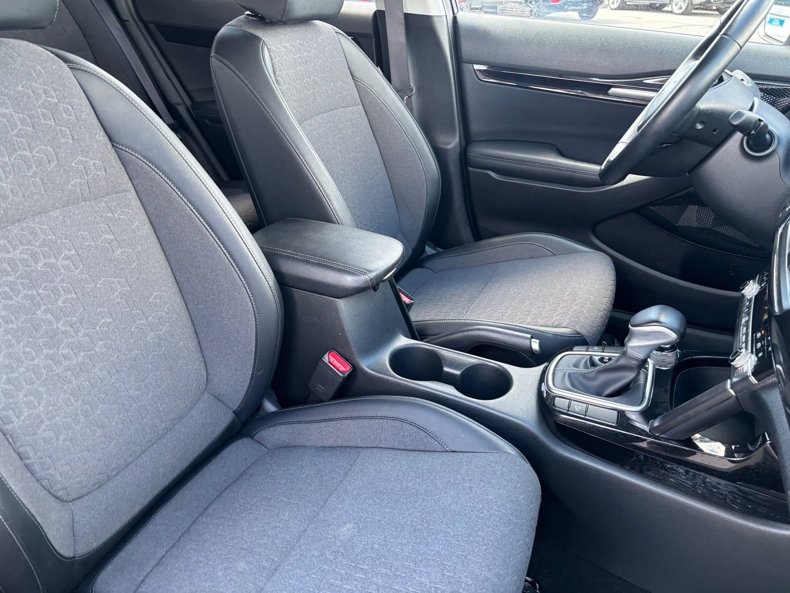 Used 2025 Kia Seltos S image 15