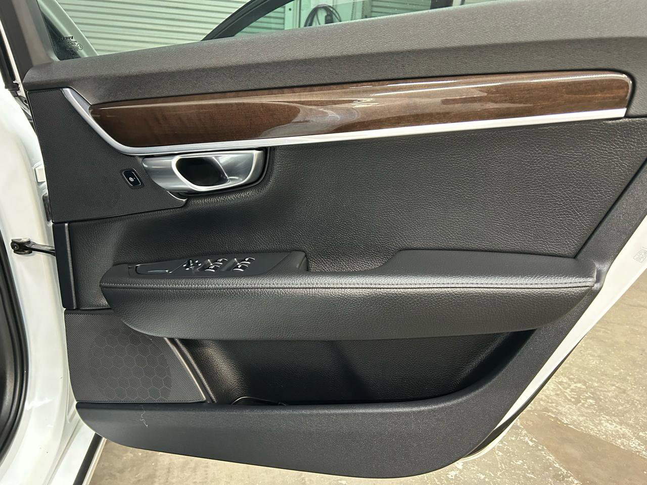 Used 2018 Volvo S90 T5 Momentum w/ Convenience Package AWD/4WD image 34