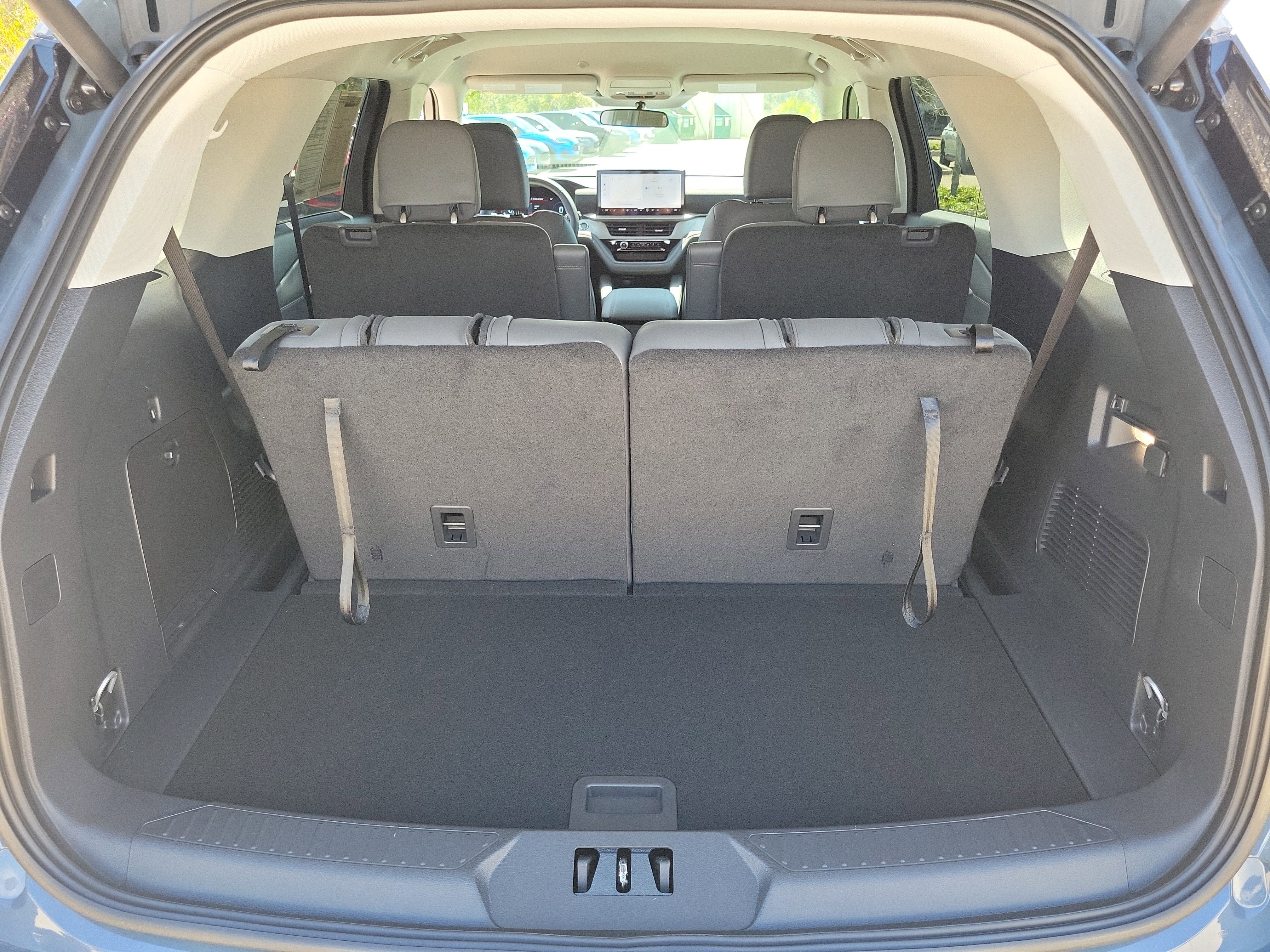 Used 2026 Ford Explorer Active w/ Active Comfort Package image 11