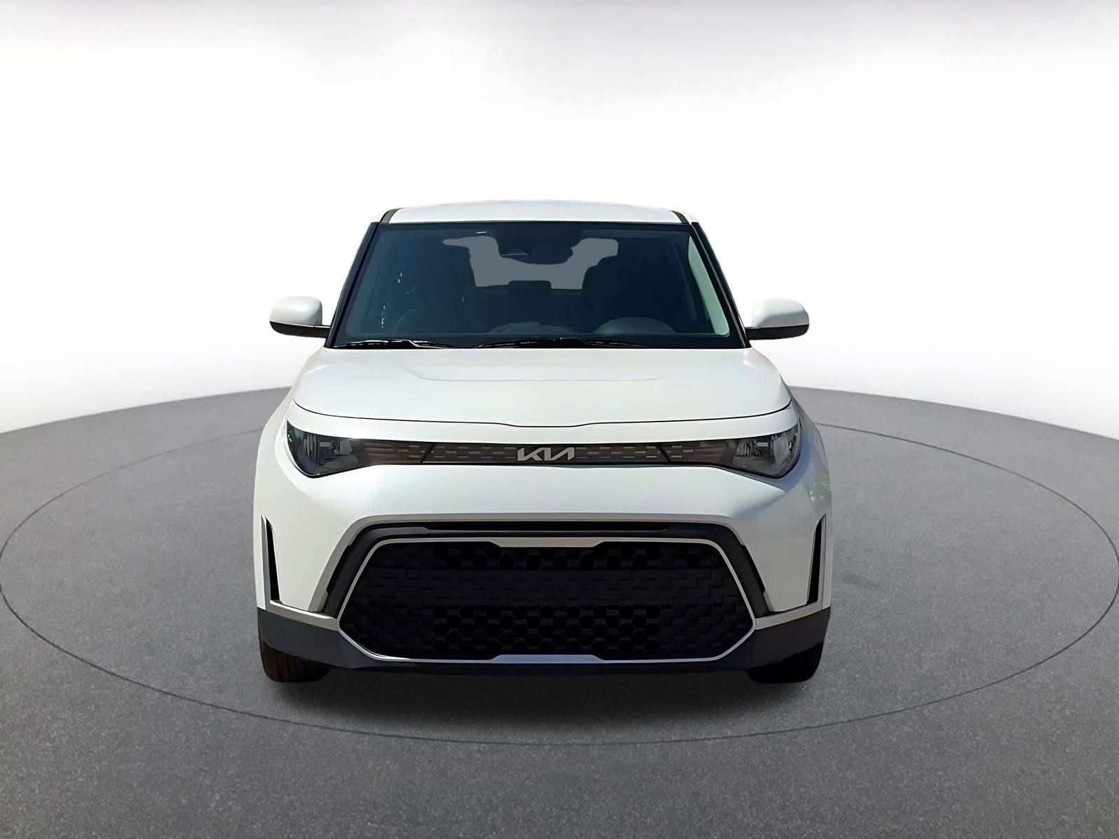 Used 2025 Kia Soul LX w/ LX Technology Package image 4