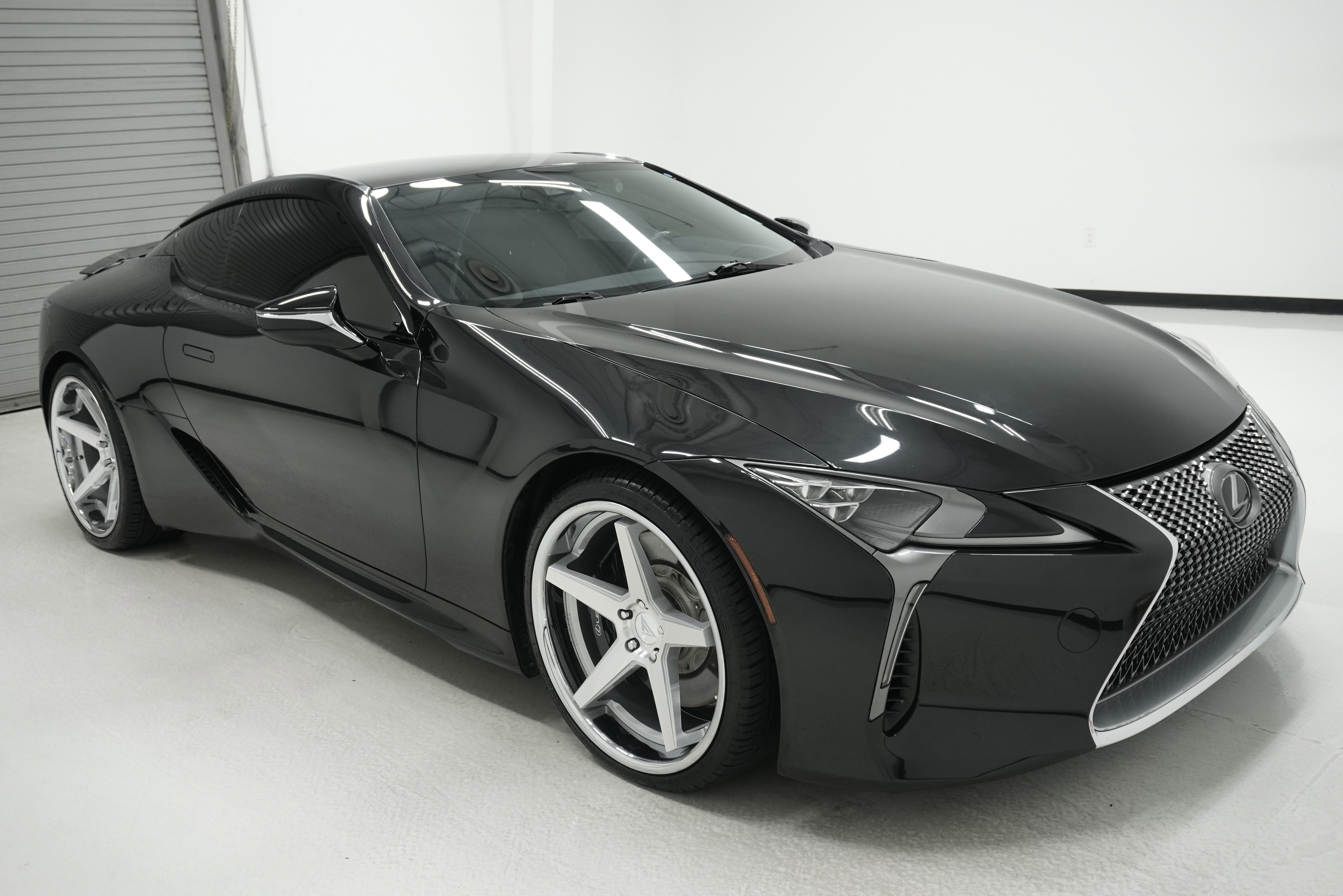 Used 2018 Lexus LC 500 Coupe w/ Performance Package RWD image 3