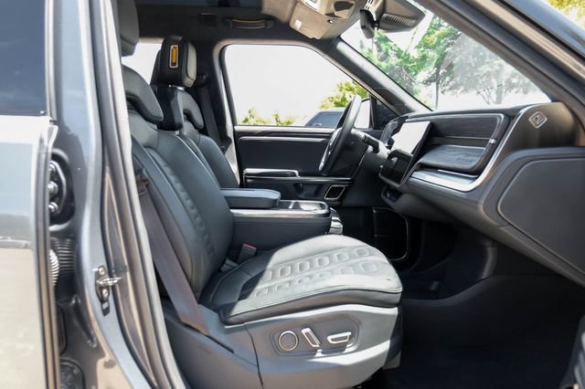 Used 2023 Rivian R1S Adventure AWD/4WD image 39