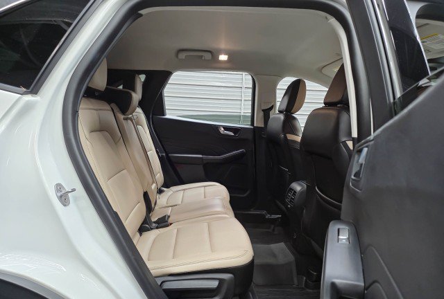 Used 2022 Ford Escape SEL AWD/4WD image 17