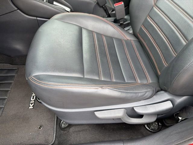 Used 2019 Nissan Kicks SR w/ SR Premium Package FWD image 24