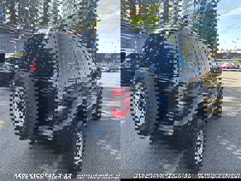 Used 2005 Jeep Liberty Limited image 7