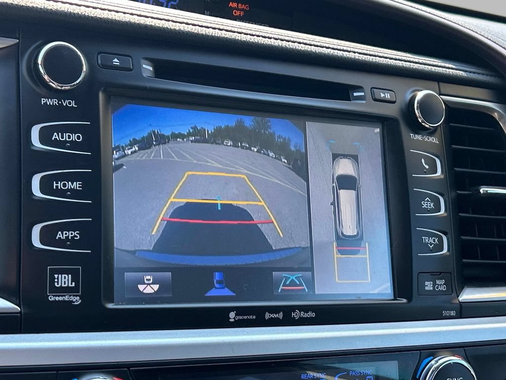 Used 2018 Toyota Highlander Limited Platinum AWD/4WD image 34