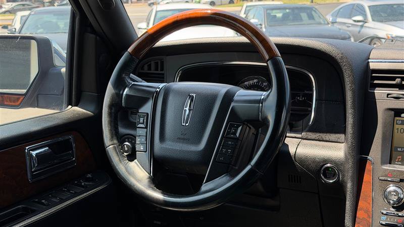 Used 2016 Lincoln Navigator L Select AWD/4WD image 25
