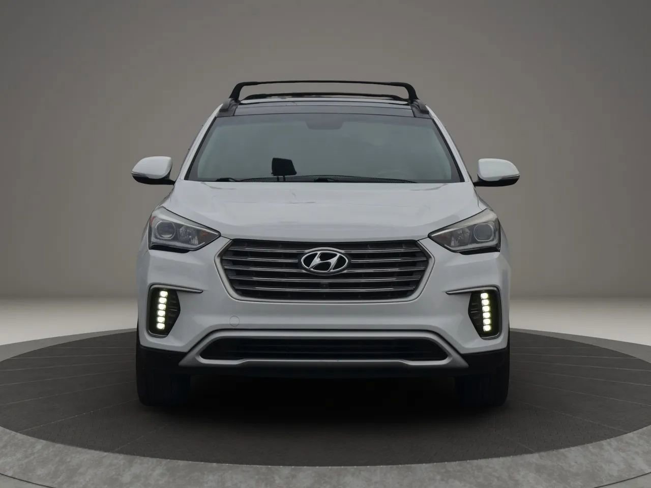 Used 2017 Hyundai Santa Fe Limited image 2