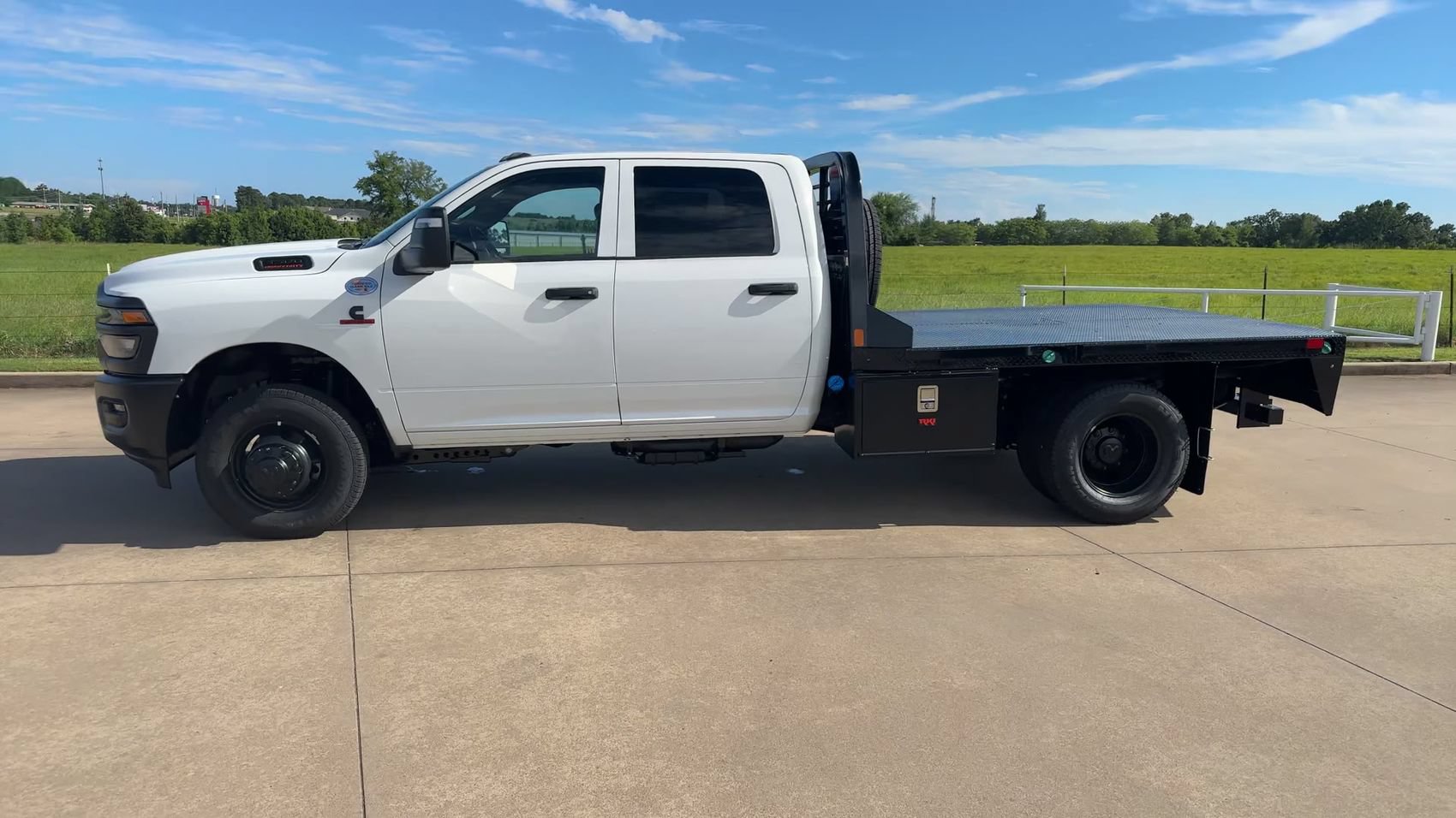 New 2026 RAM 3500 Tradesman AWD/4WD image 4