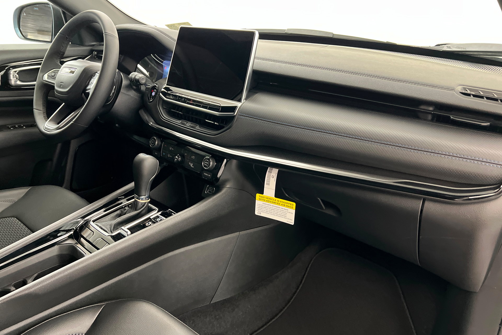New 2026 Jeep Compass Latitude AWD/4WD image 24