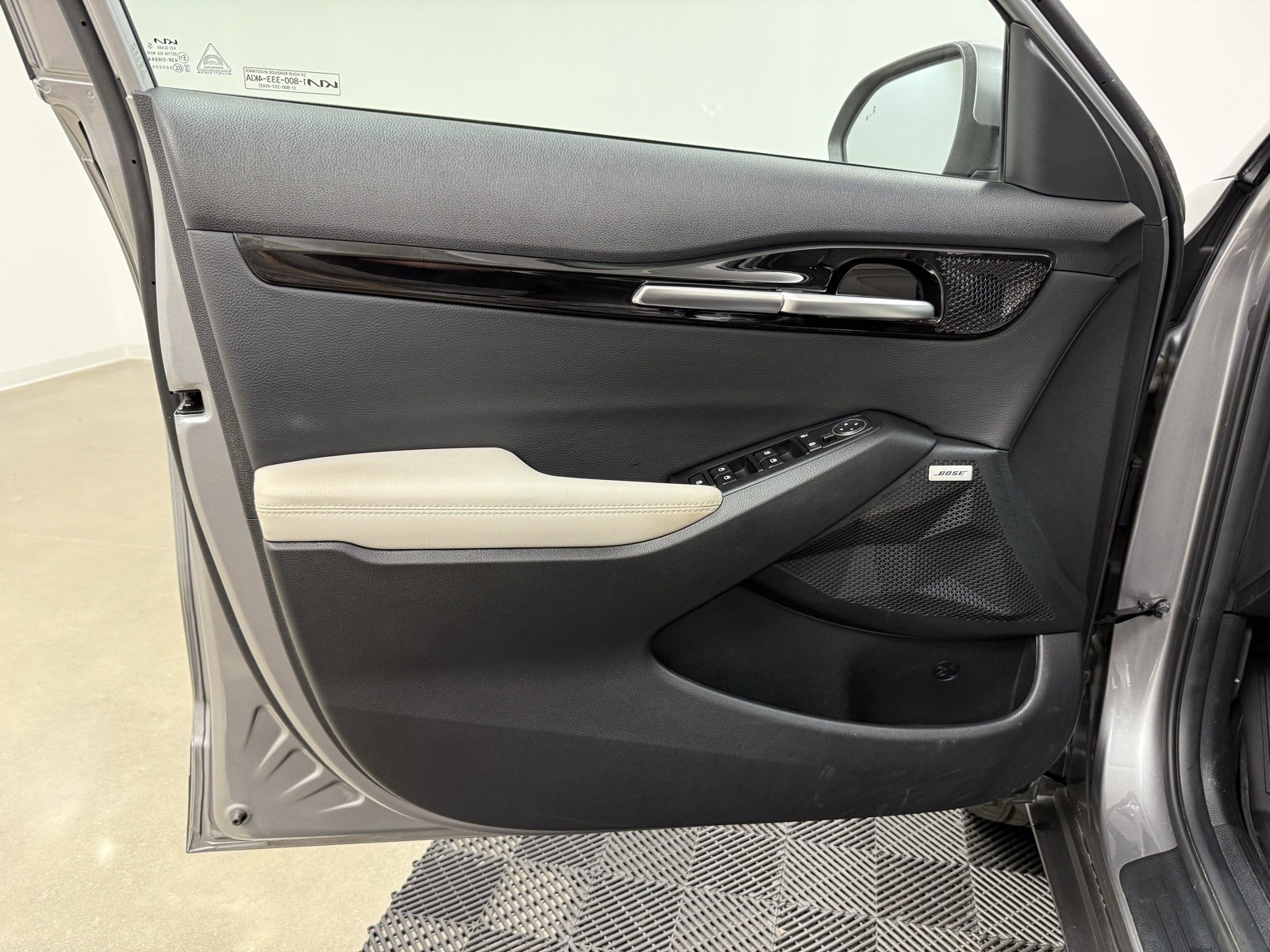 Used 2023 Kia Seltos SX w/ SX Sunroof Package image 9