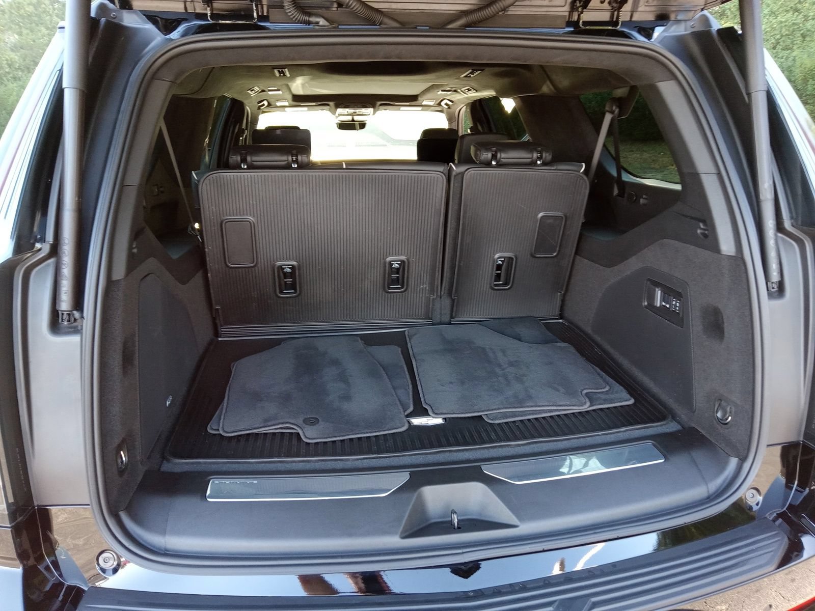 Used 2026 Cadillac Escalade ESV V AWD/4WD image 27