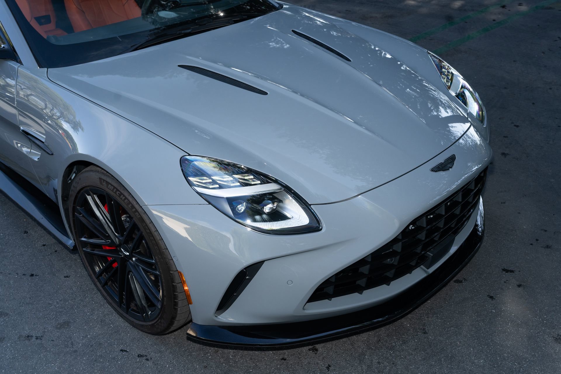 Used 2025 Aston Martin V8 Vantage Coupe image 9