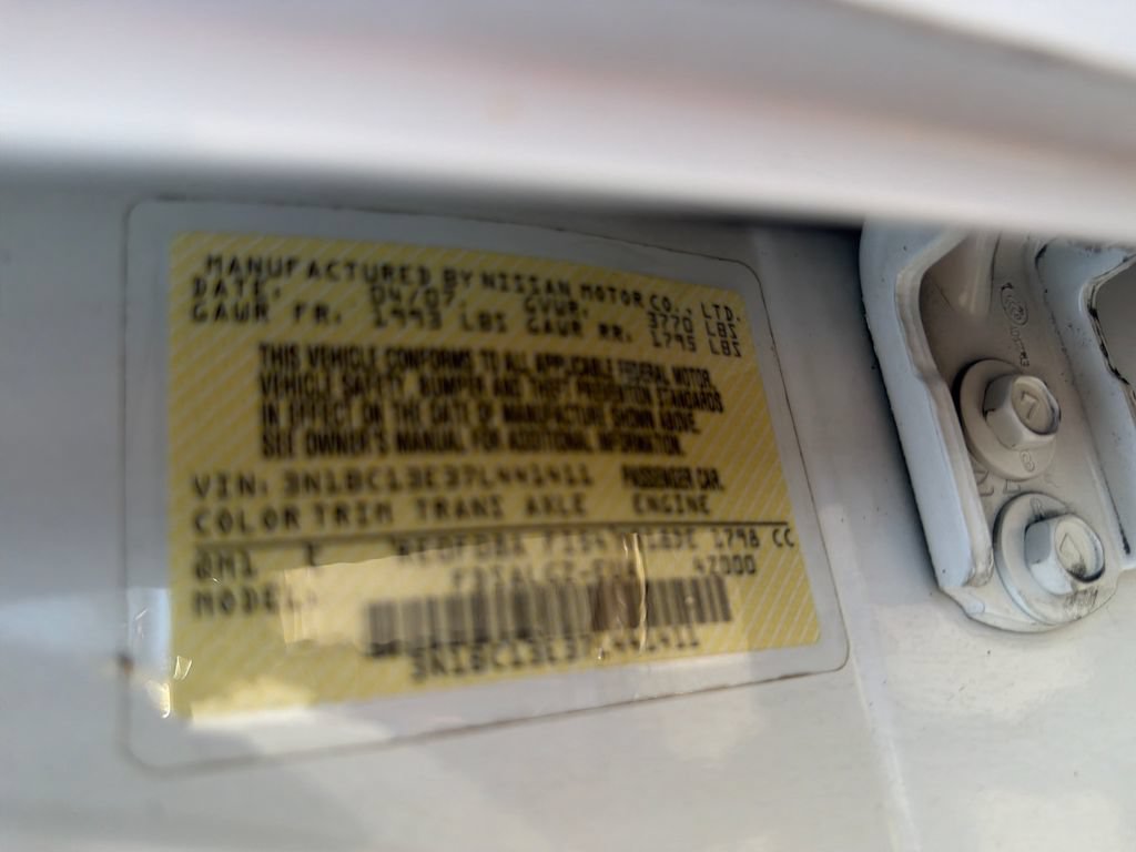 Used 2007 Nissan Versa Hatchback w/ Convenience Pkg FWD image 31