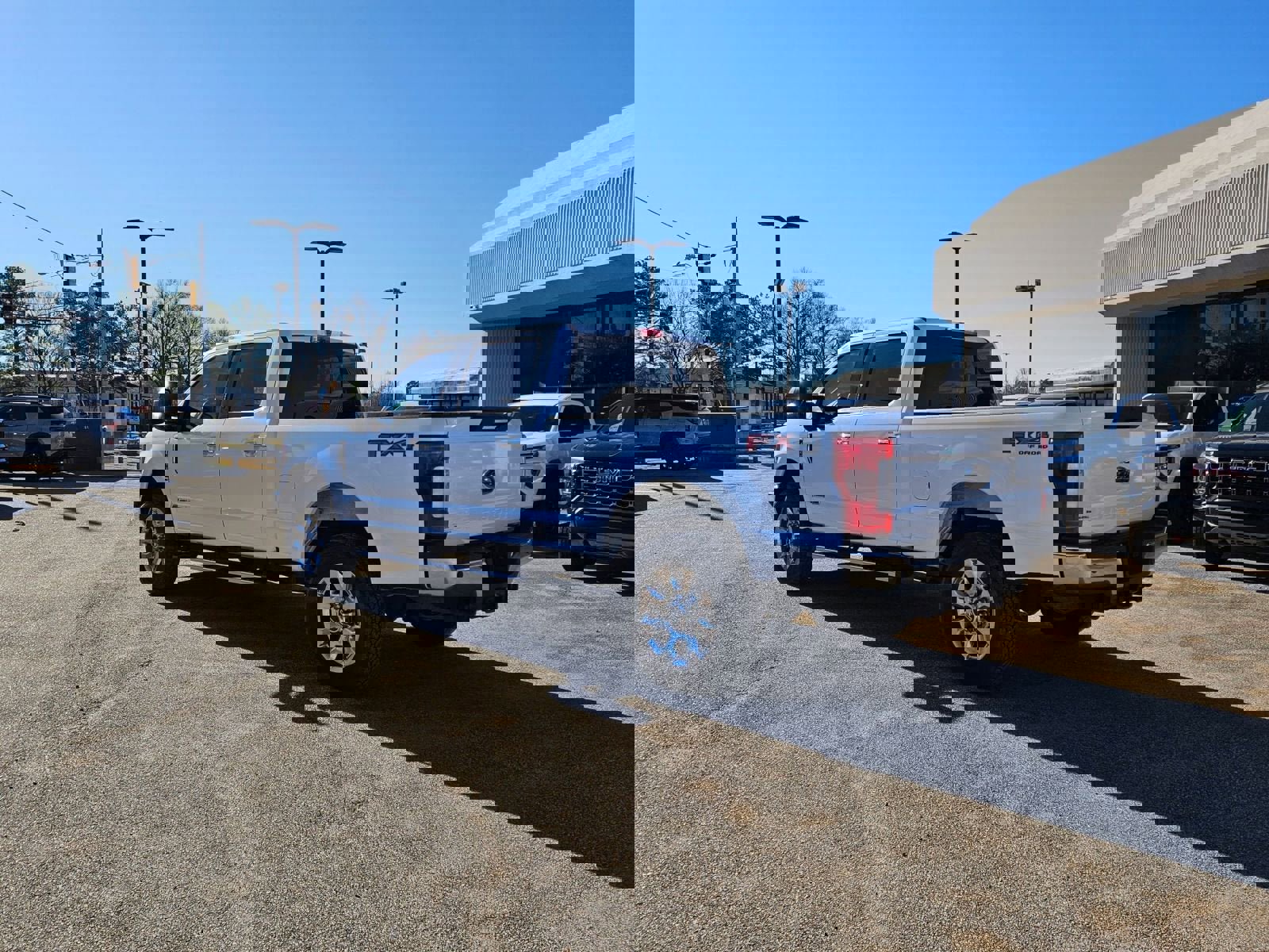 Used 2019 Ford F250 Lariat w/ Lariat Ultimate Package image 3