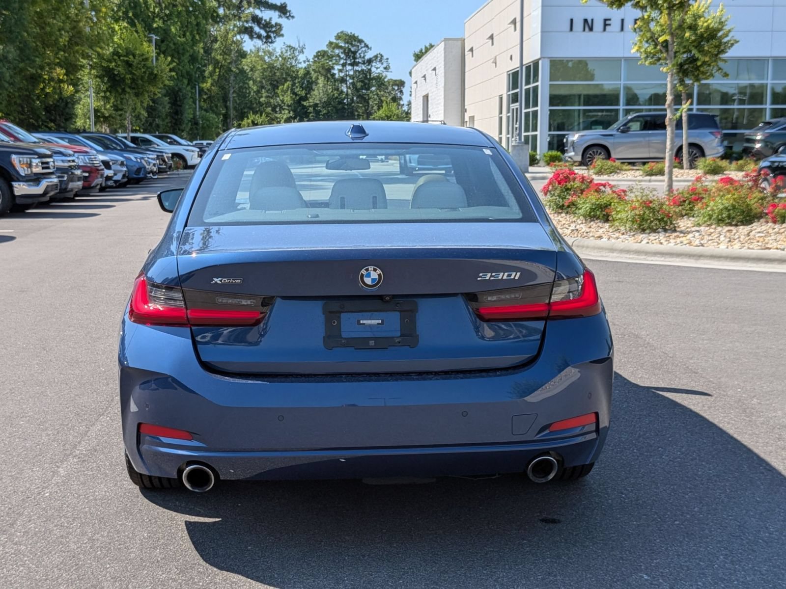 Used 2023 BMW 330i xDrive Sedan w/ Driving Assistance Package AWD/4WD image 4