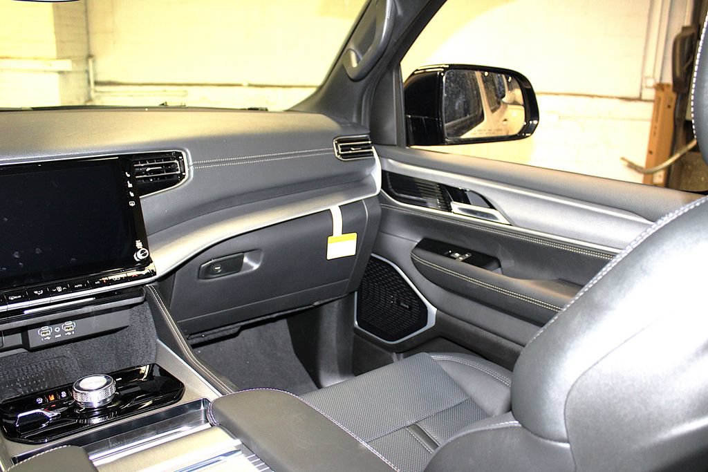 New 2026 Jeep Grand Wagoneer L Limited w/ Premium Group II AWD/4WD image 40