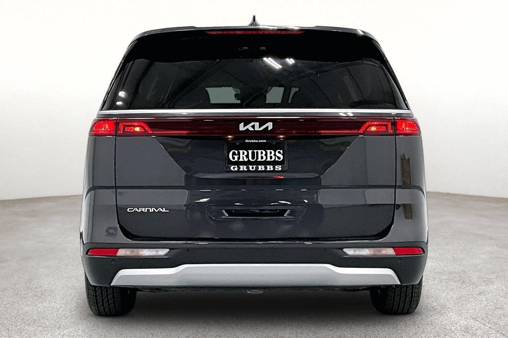 Used 2024 Kia Carnival LX FWD image 5