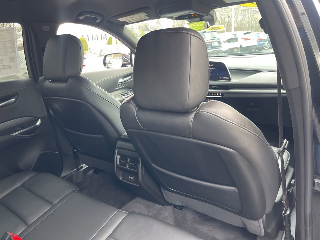 Used 2025 Cadillac XT4 Premium Luxury image 20