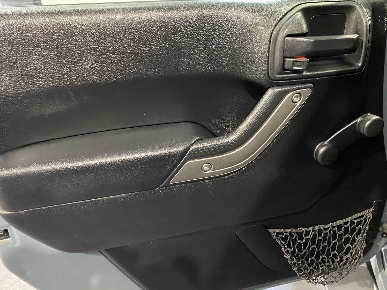 Used 2015 Jeep Wrangler Unlimited Sport w/ Connectivity Group image 12