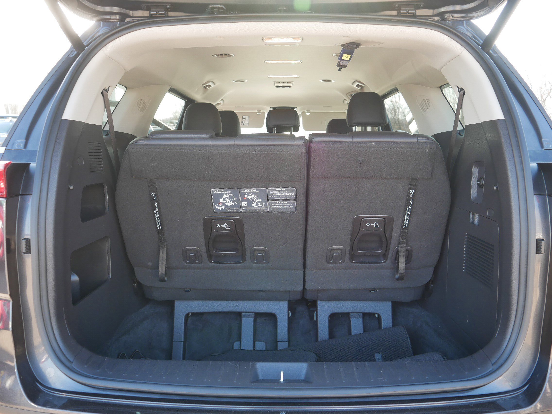 Certified 2024 Kia Carnival EX image 18
