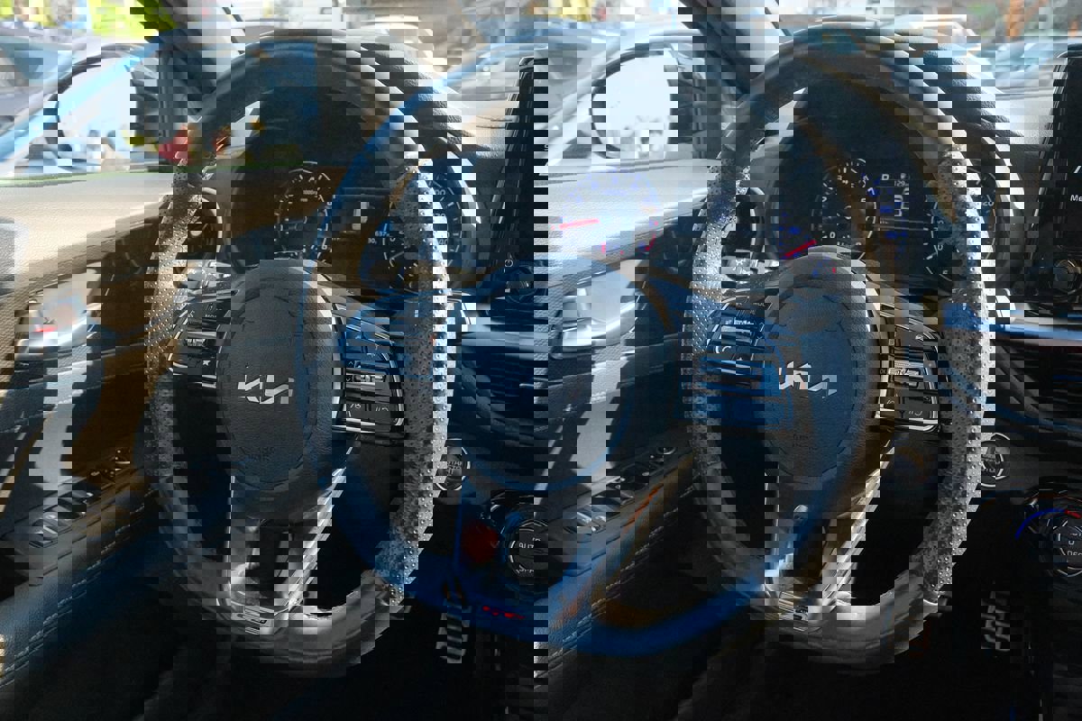 Used 2023 Kia Forte GT-Line image 41