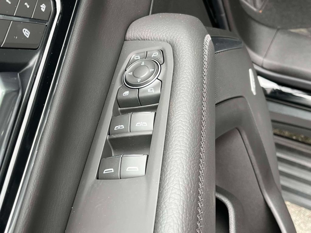 New 2026 GMC Yukon XL Denali w/ Sun & Power Step Package AWD/4WD image 21