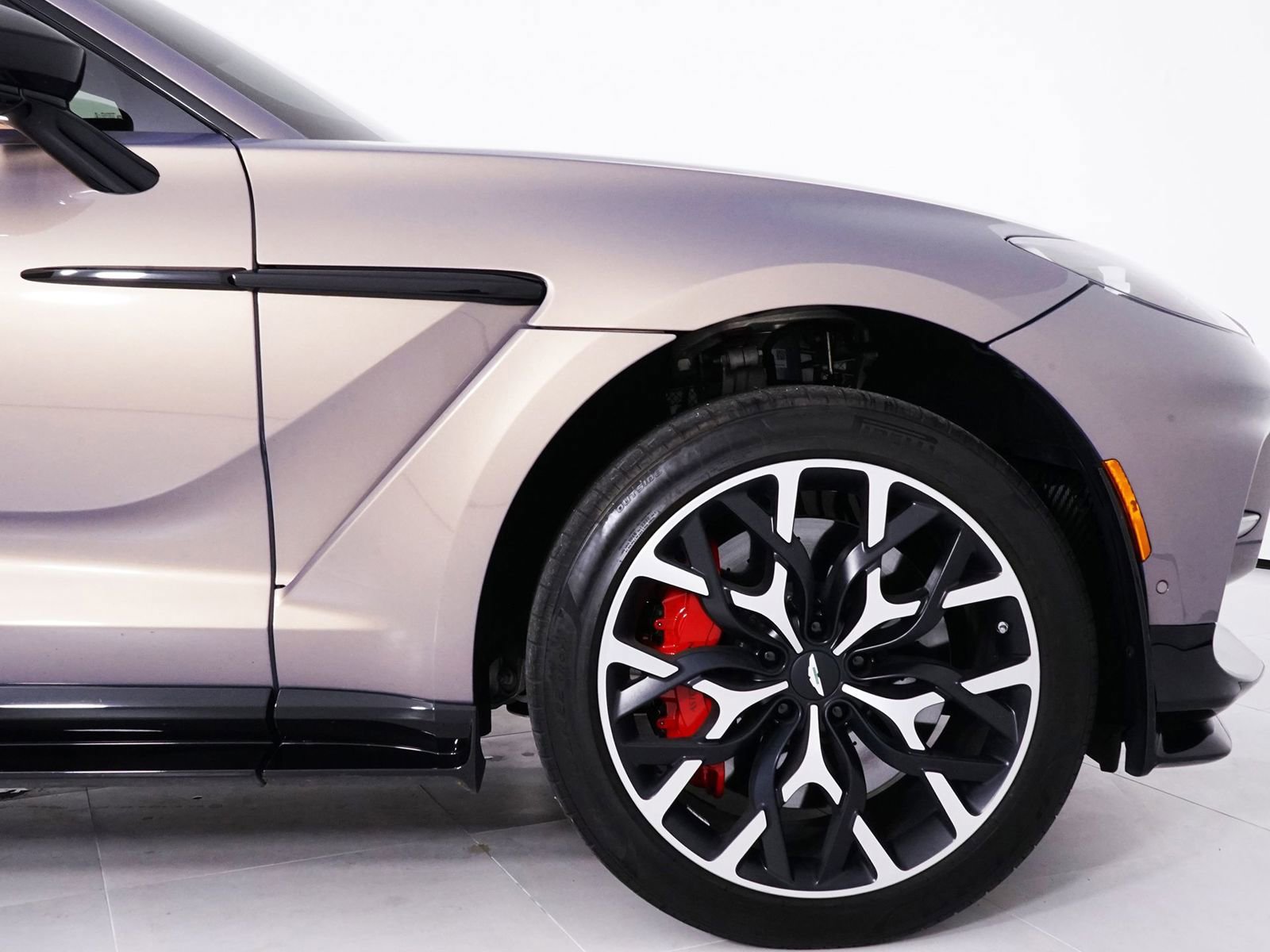 Used 2023 Aston Martin DBX 707 image 16