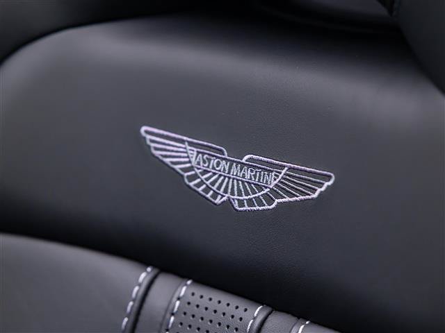 Used 2023 Aston Martin V8 Vantage Roadster RWD image 34