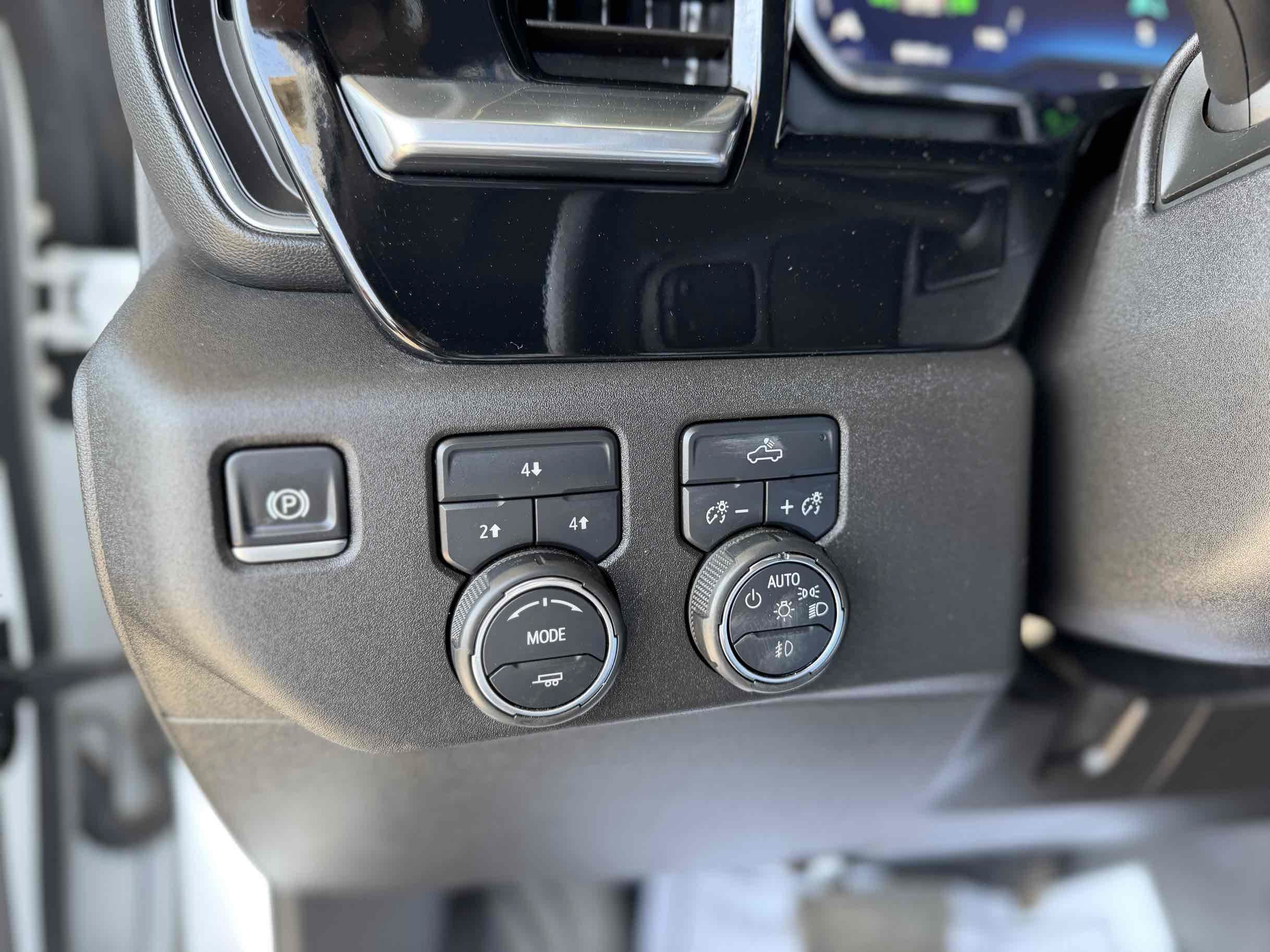 Used 2025 Chevrolet Silverado 2500 LT AWD/4WD image 21