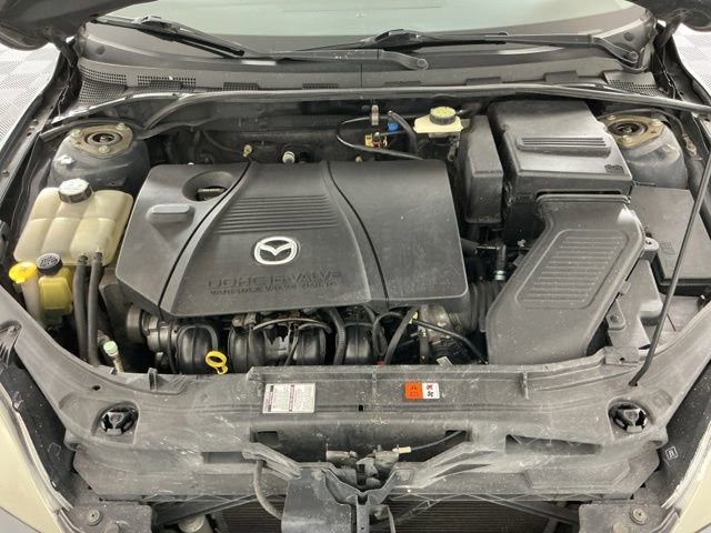 Used 2004 MAZDA MAZDA3 s w/ Moonroof & 6-CD Pkg FWD image 26