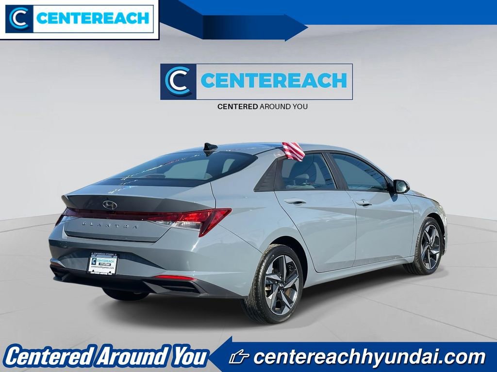 Used 2023 Hyundai Elantra SEL w/ Convenience Package FWD image 4