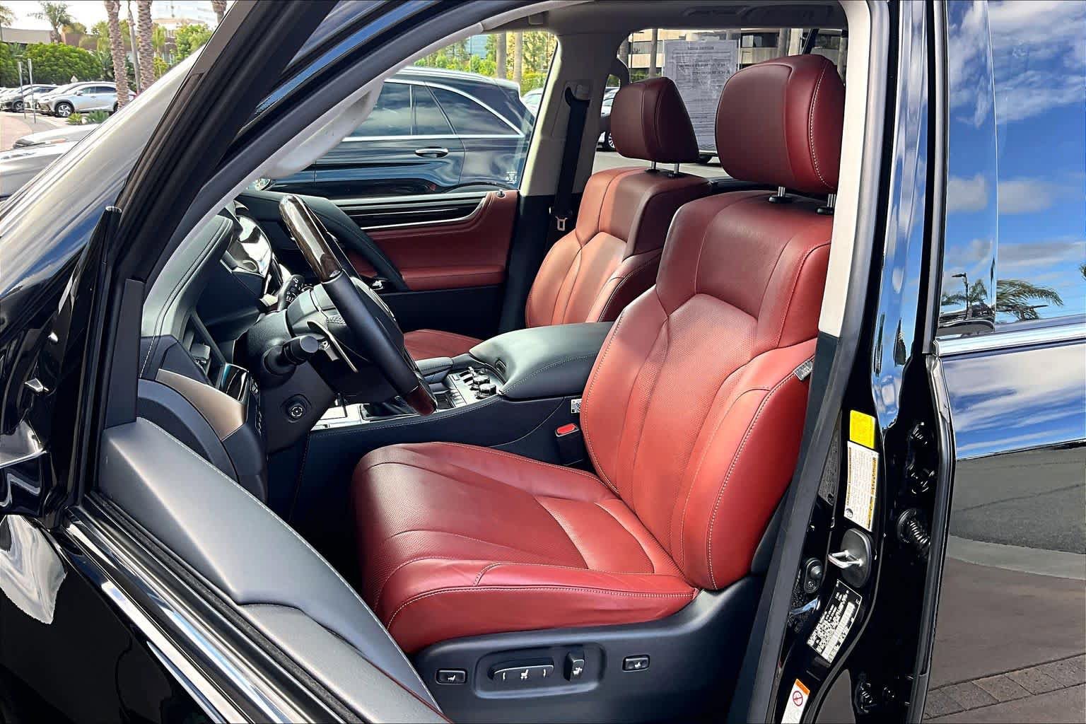 Used 2016 Lexus LX 570 4WD w/ Luxury Package image 7