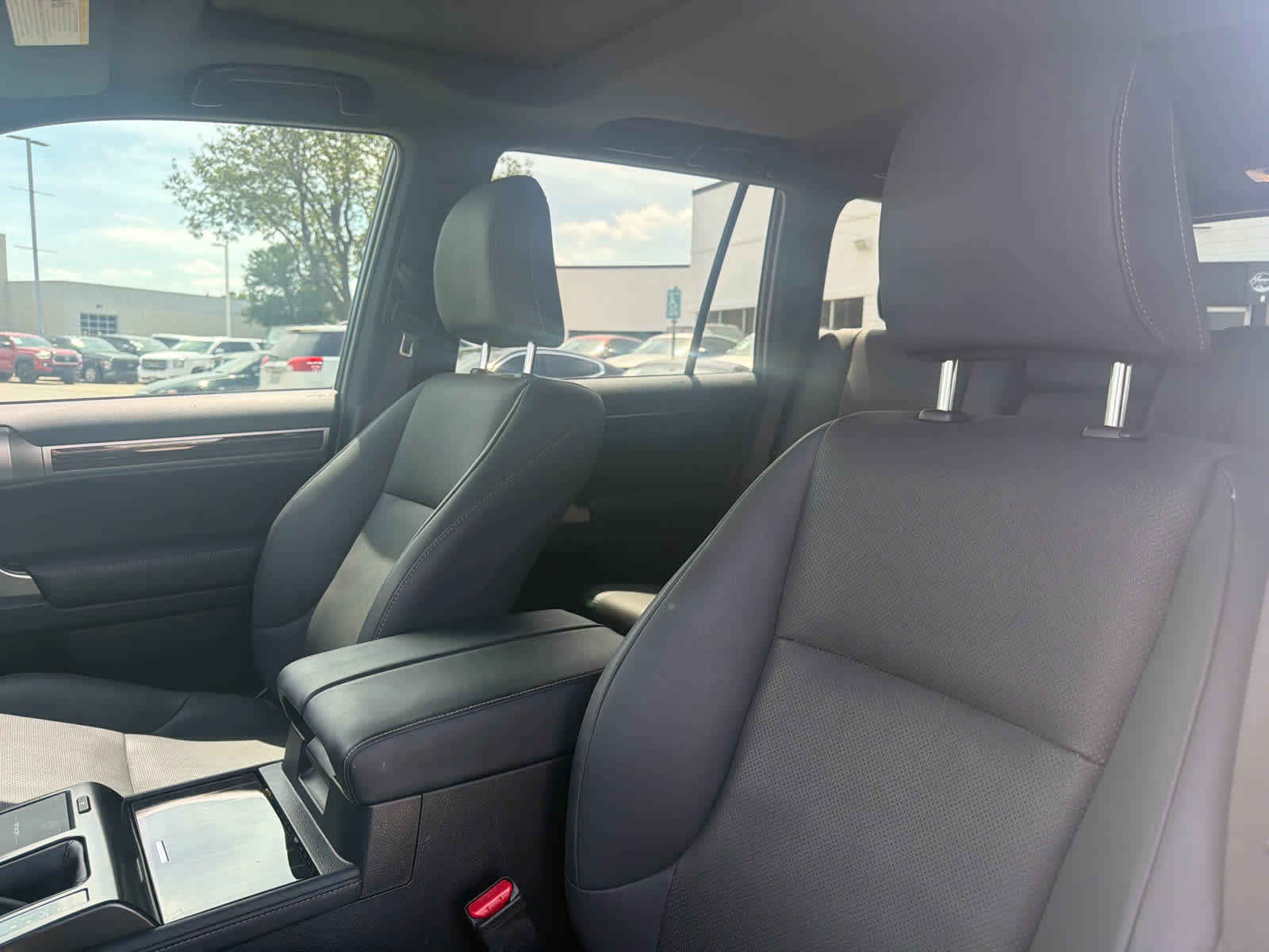 Used 2022 Lexus GX 460 Premium w/ Premium Plus Package AWD/4WD image 6
