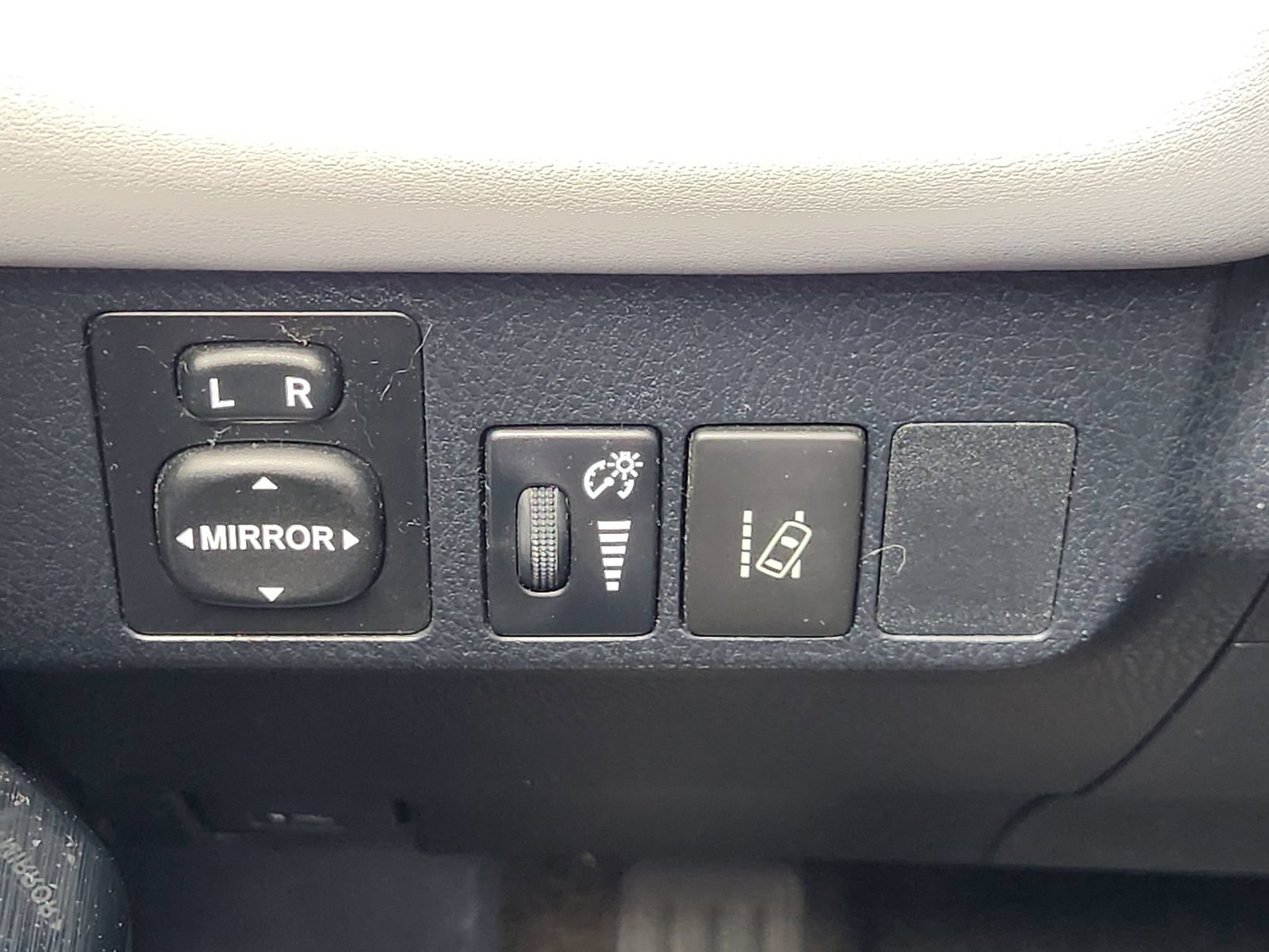 Used 2017 Toyota RAV4 Limited w/ Advanced Technology Package FWD image 26