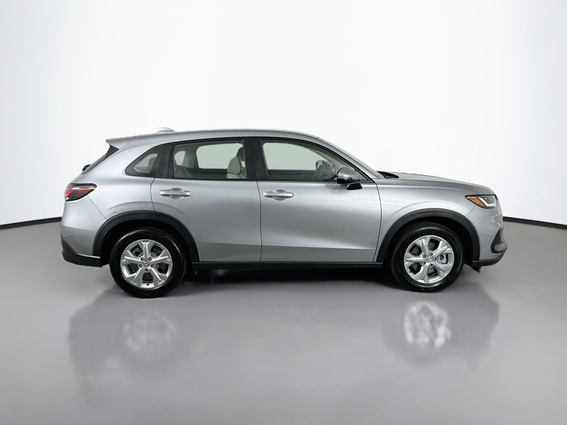 Certified 2024 Honda HR-V LX image 2