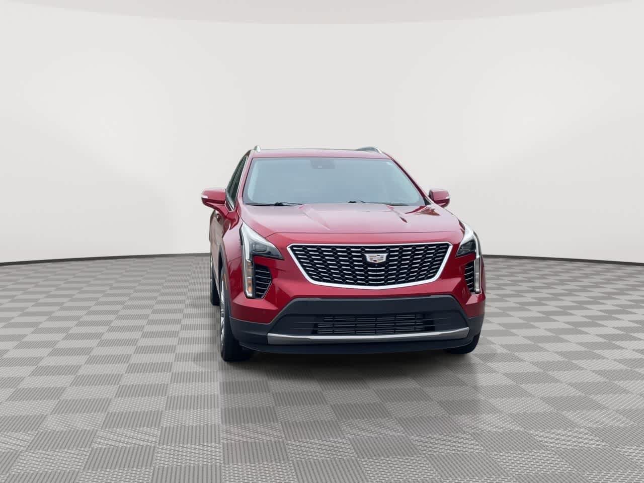 Certified 2022 Cadillac XT4 Premium Luxury w/ Enhanced Visibility Package AWD/4WD image 3
