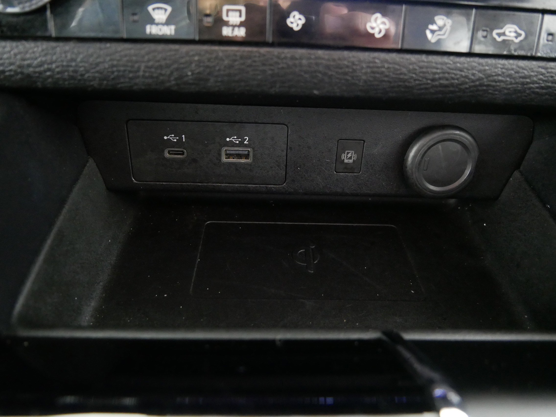 Used 2024 Mitsubishi Outlander SE image 29