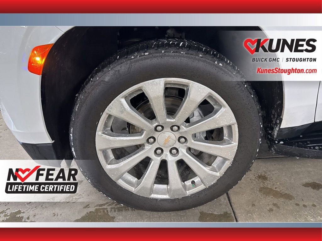Used 2023 Chevrolet Suburban Premier image 16
