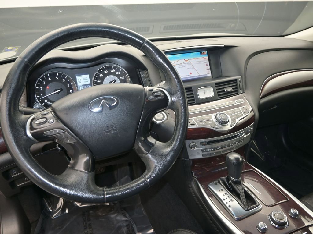 Used 2011 INFINITI M37 w/ Premium Pkg image 21