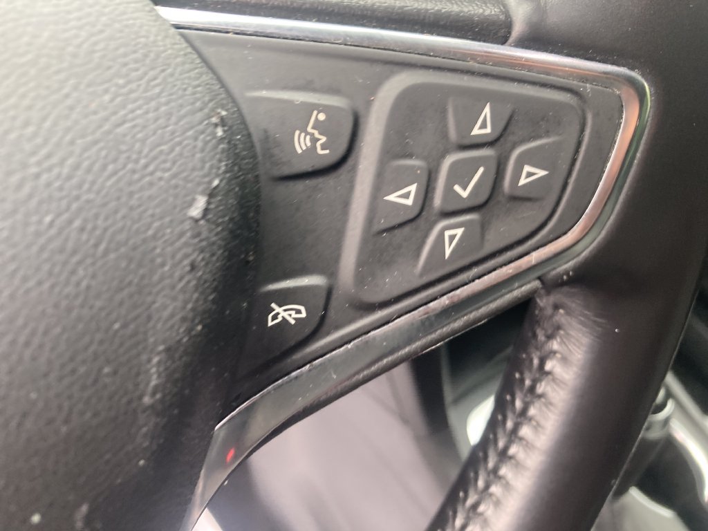 Used 2021 Chevrolet Equinox LT AWD/4WD image 40