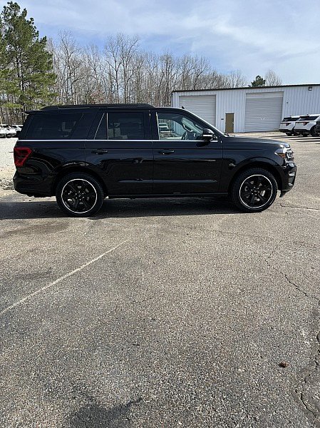 Used 2023 Ford Expedition Limited AWD/4WD image 8