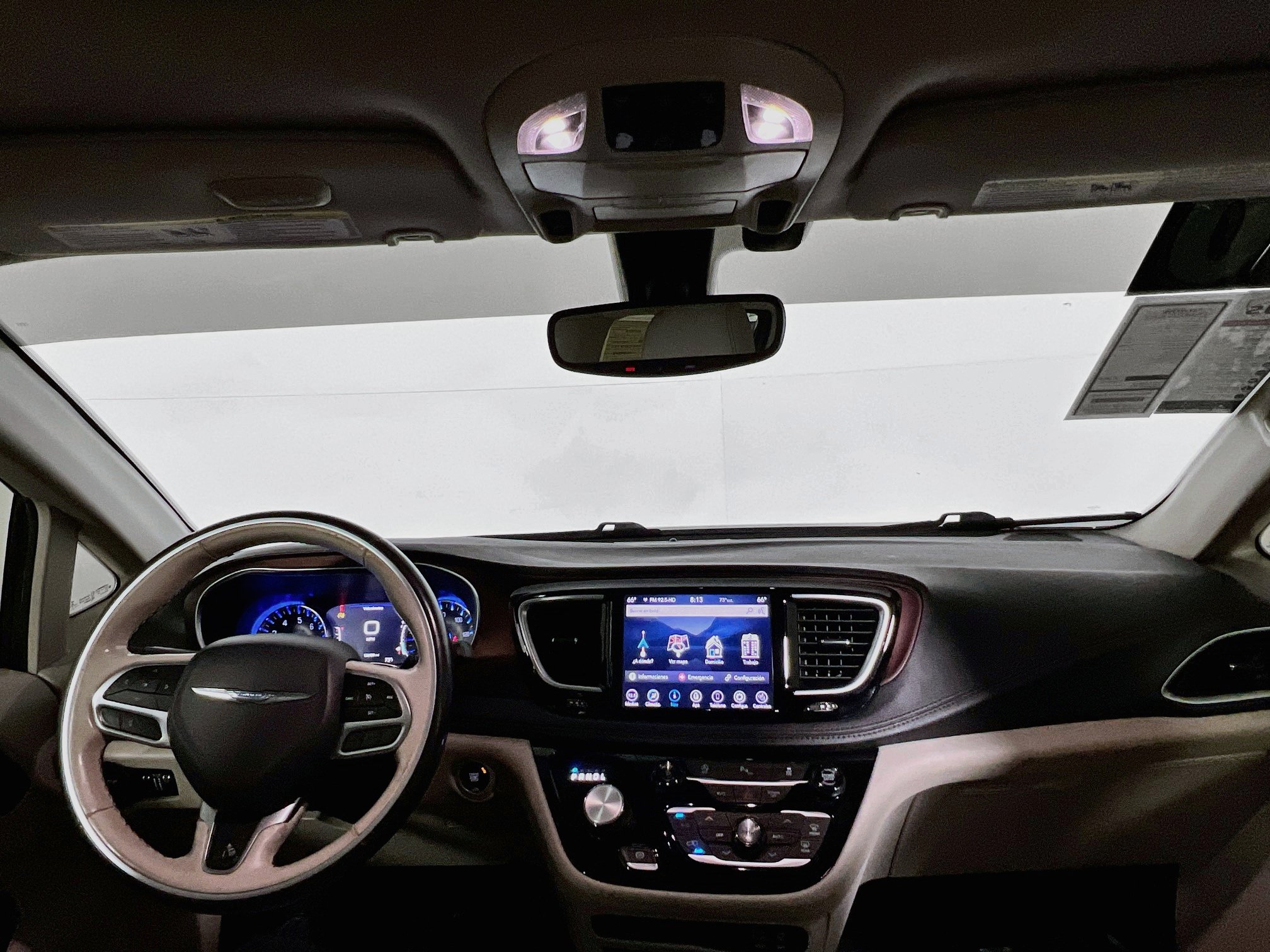 Used 2020 Chrysler Pacifica Limited FWD image 30