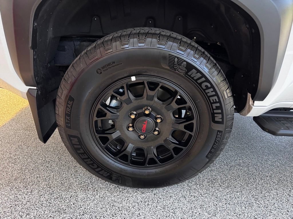 Certified 2025 Toyota 4Runner TRD Off-Road AWD/4WD image 19