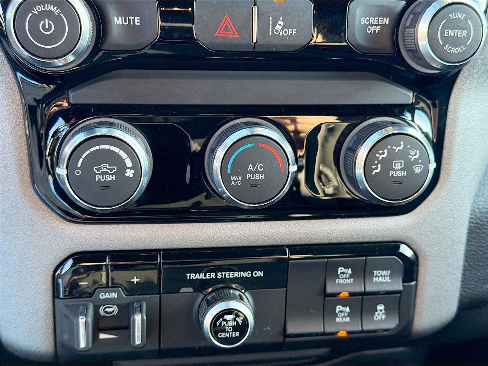 Used 2025 RAM 1500 Tradesman image 16
