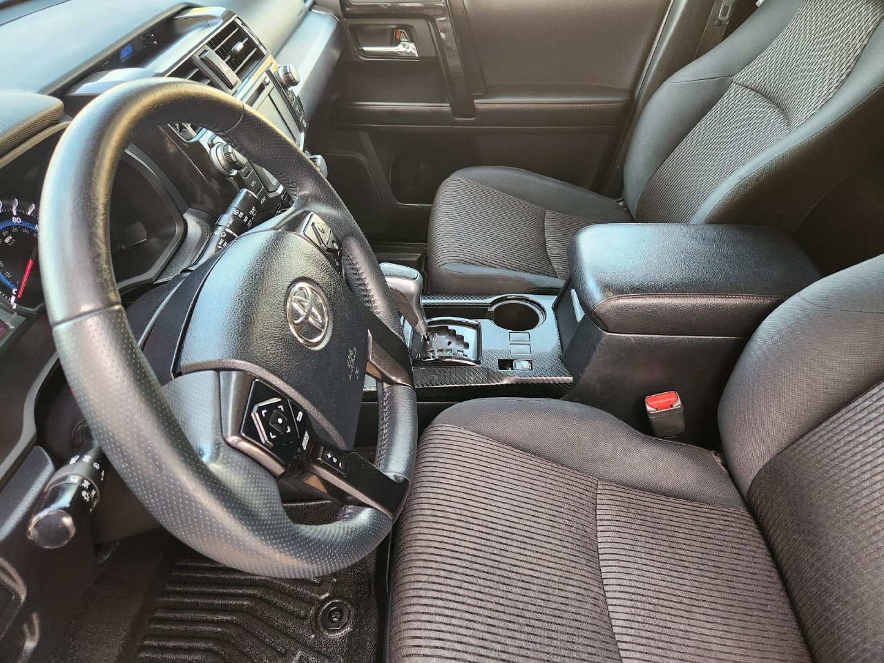 Used 2018 Toyota 4Runner TRD Off-Road AWD/4WD image 12