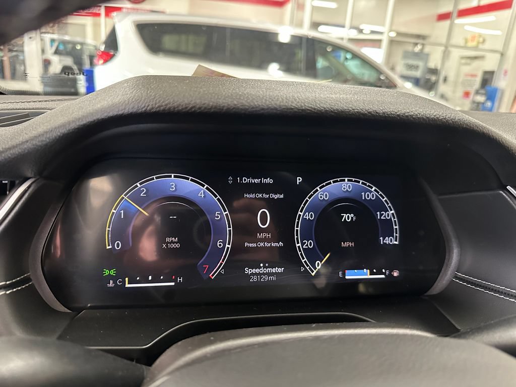 Certified 2023 Jeep Grand Cherokee Altitude AWD/4WD image 16