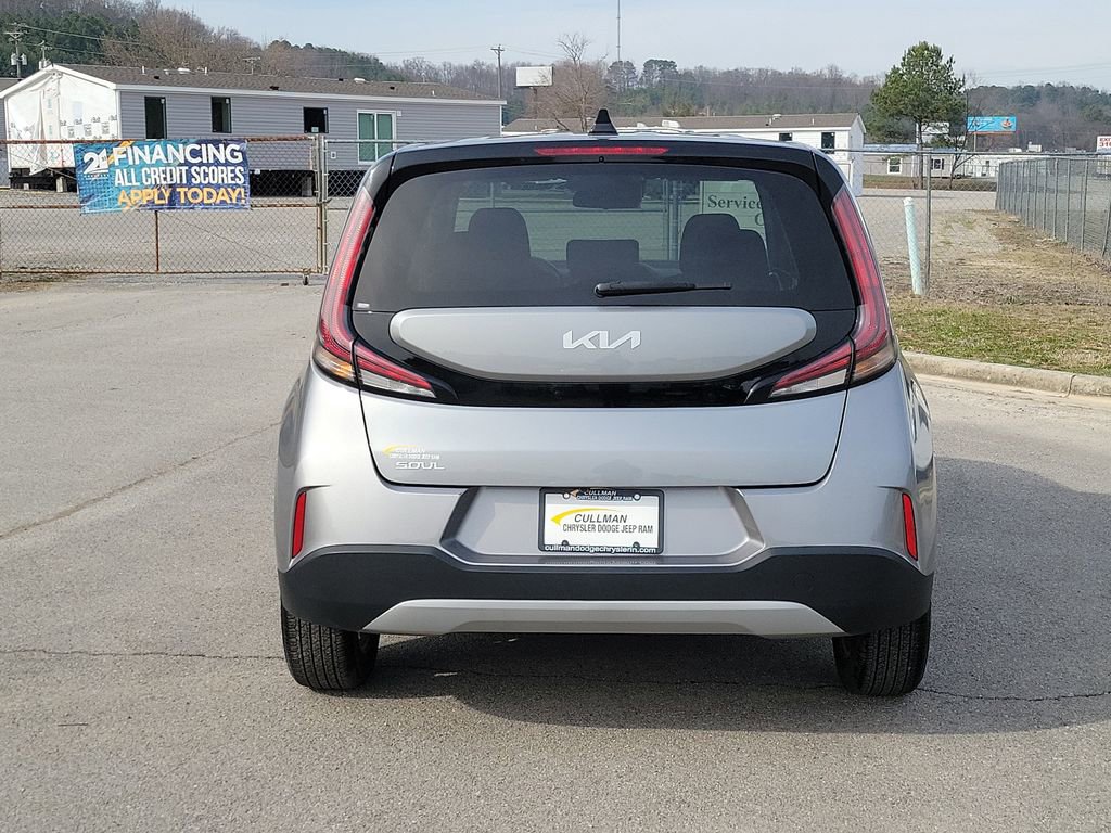 Used 2024 Kia Soul LX w/ Option Group 015 FWD image 4