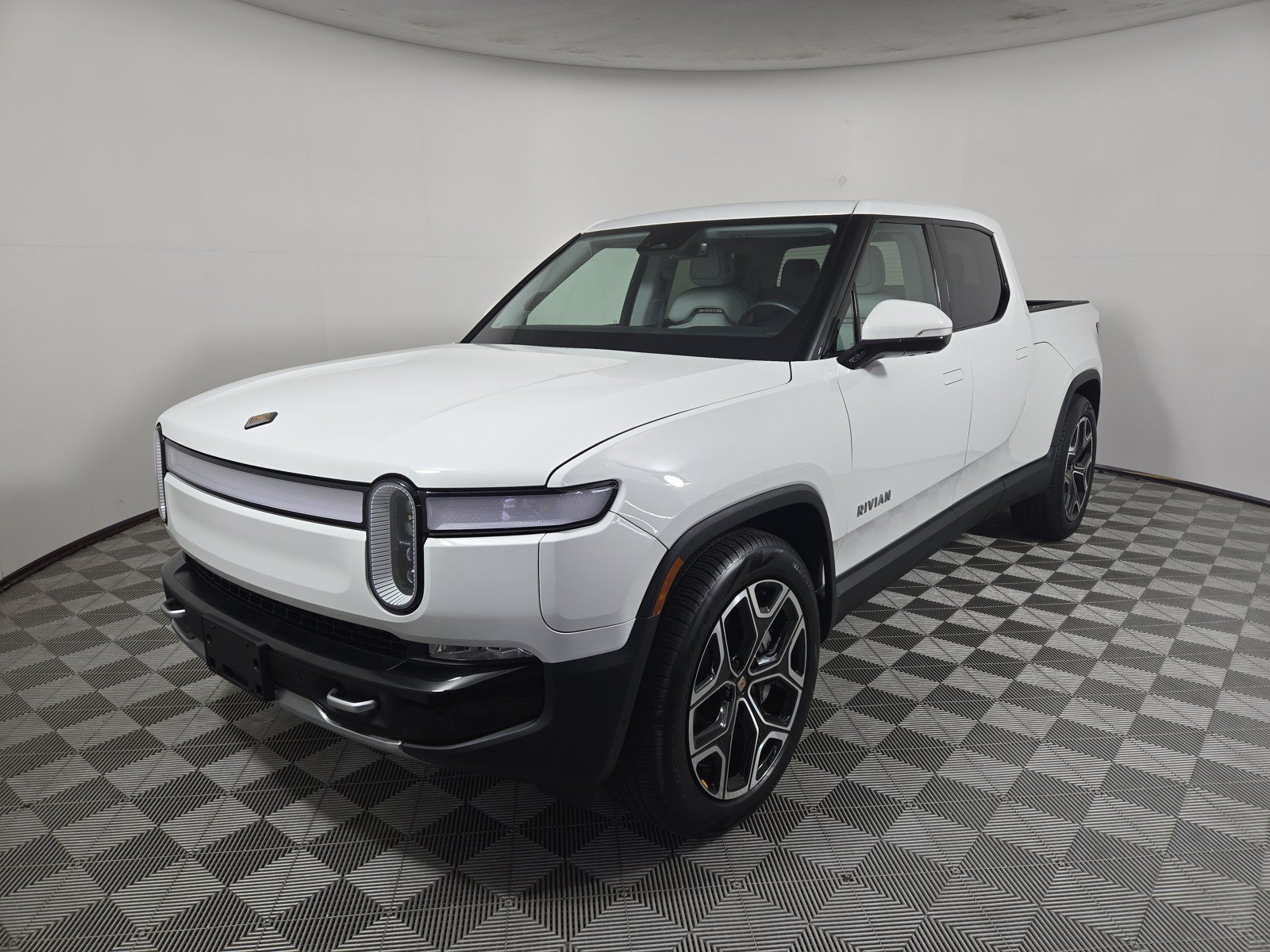 Used 2024 Rivian R1T Adventure
